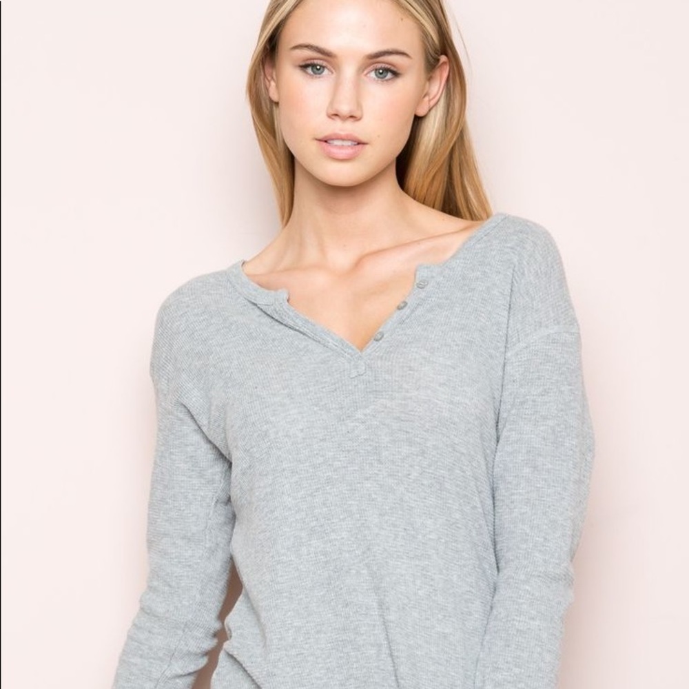 Grey top - Picture 4 of 6